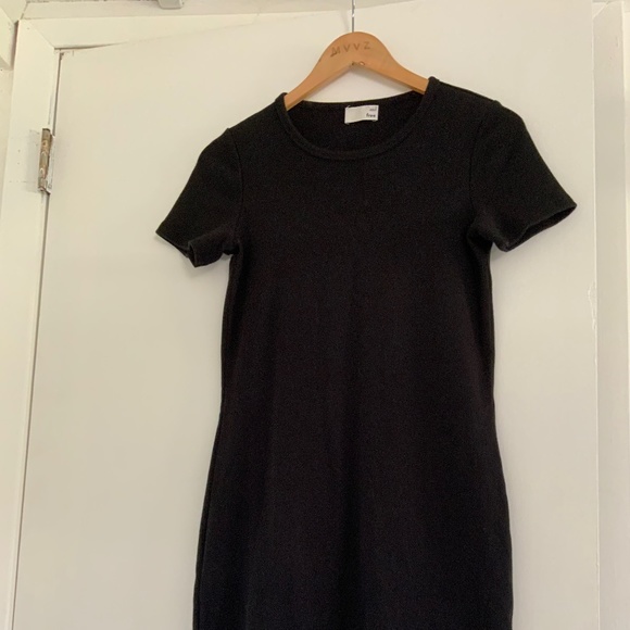 Wilfred Yumi Dress- Little Black Dress with Sleeves, Cotton Stretch - Picture 1 of 3
